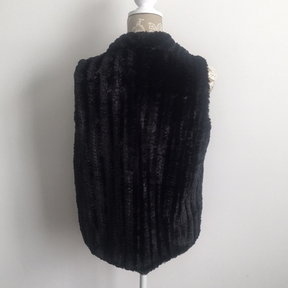 EST. 1946 Fuzzy Vest Black S - Picture 2 of 8